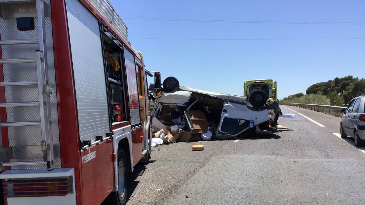El primer suceso se produjo en la A7. Foto: BOMBEROS DEL LEVANTE