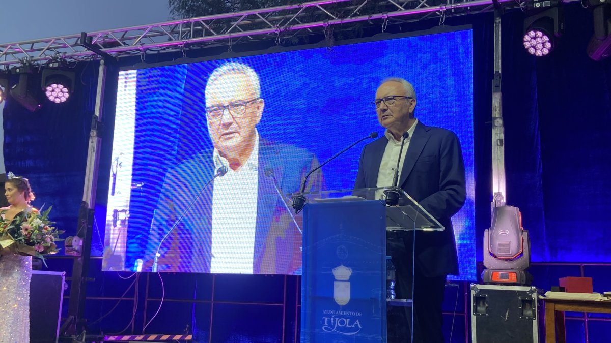 Francisco Martínez- Cosentino.