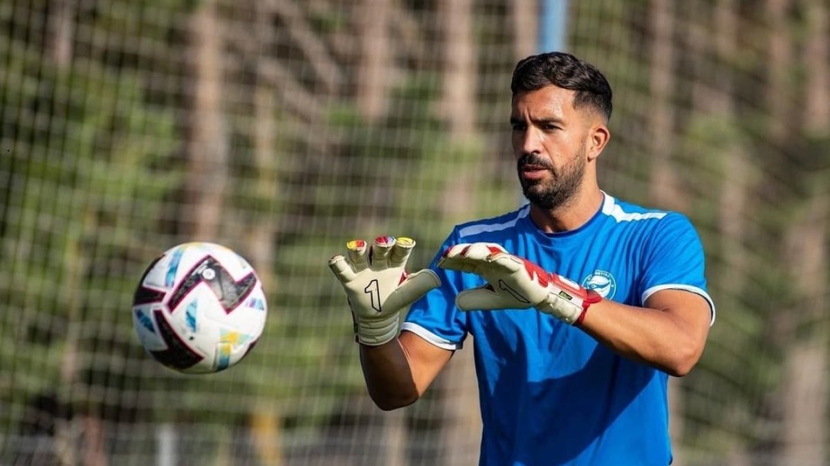 Pacheco, el nuevo portero del Almería, llegará en las próximas horas.