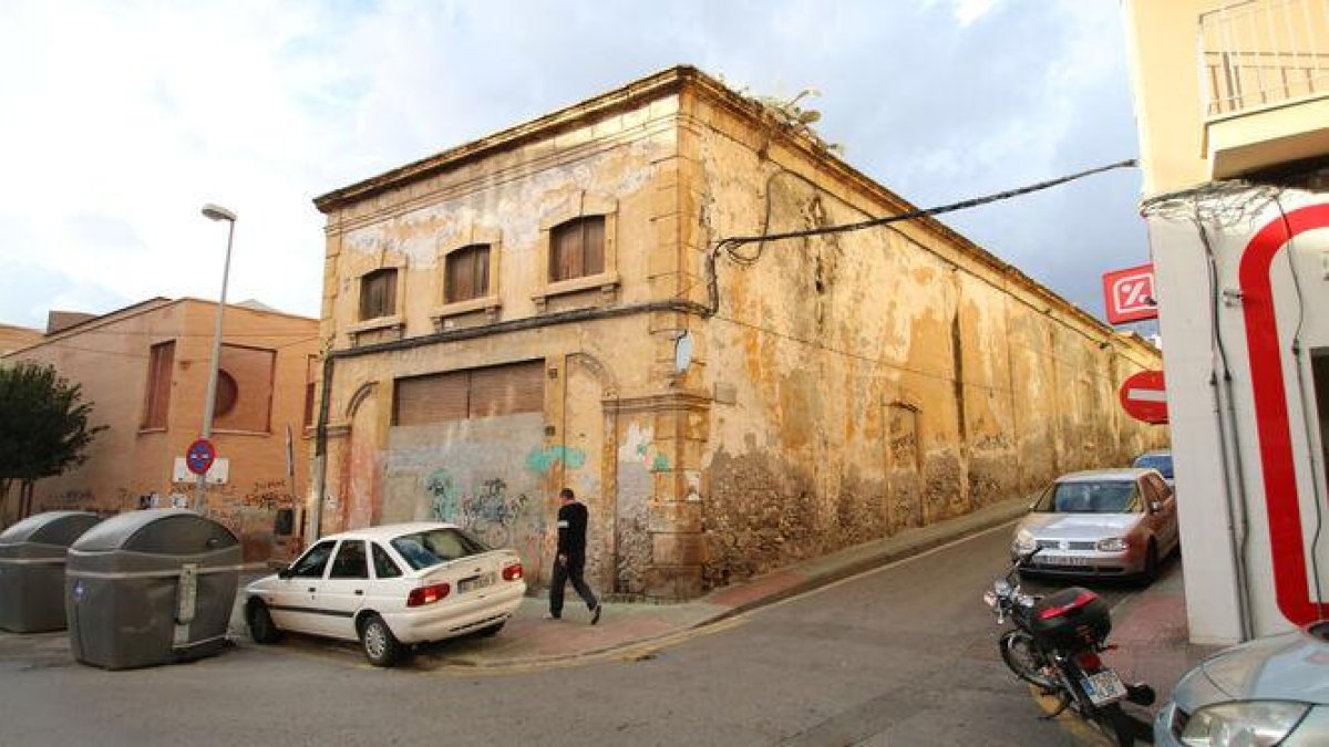Fachada del edificio de los antiguos Cines Katiuska