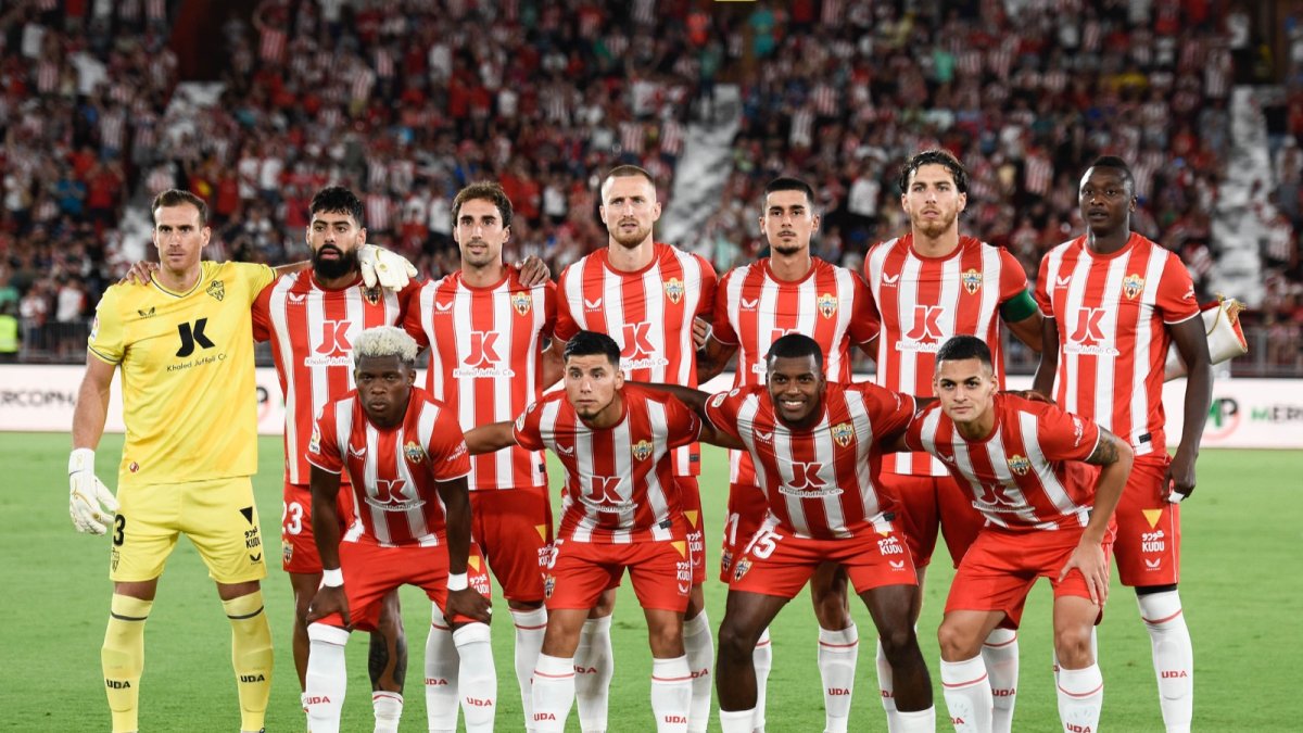 El once de Almería ante el Real Madrid.