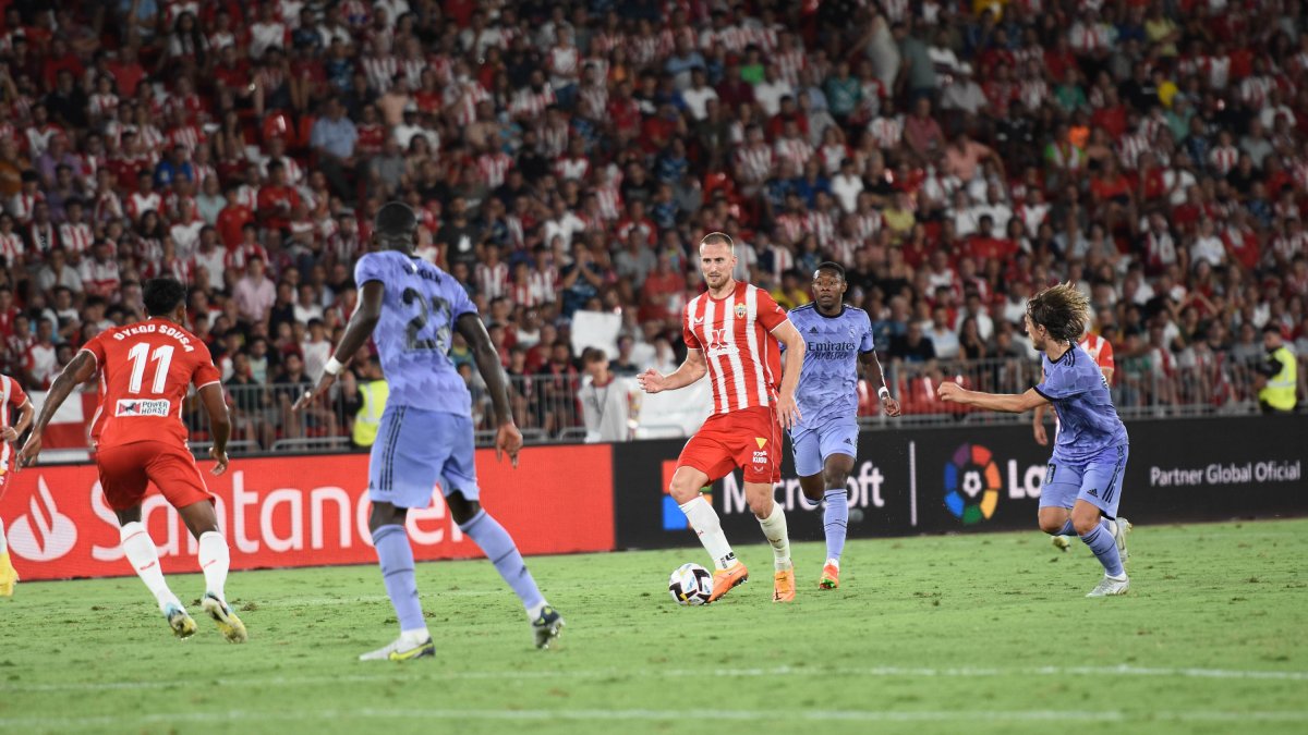 Rodrigo Ely en el Almería-Real Madrid.