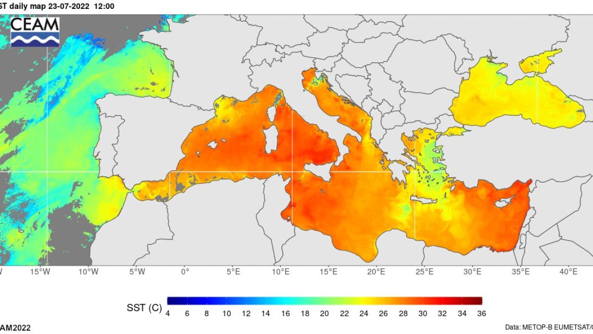El agua del mar también ha reducido su temperatura en los dos últimos días