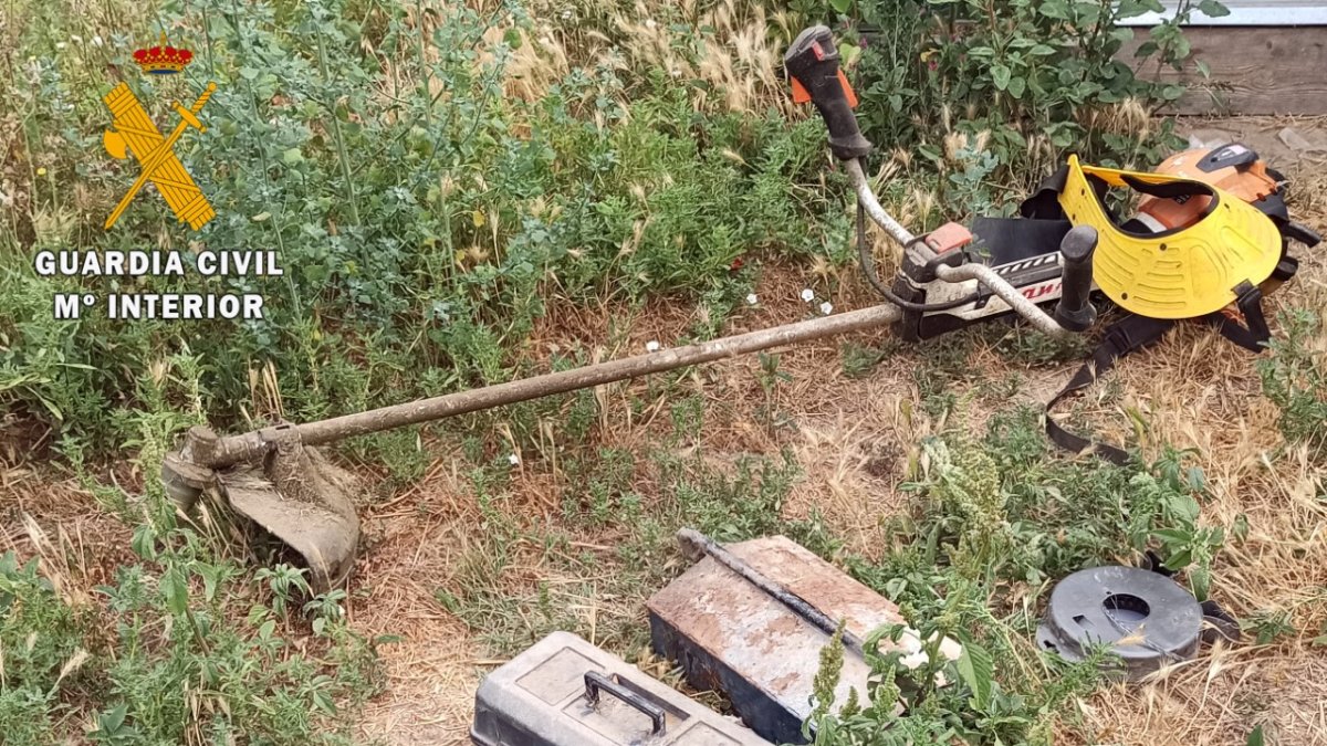 Imagen de los objetos sustraídos que han recuperado los agentes de Guardia Civil.