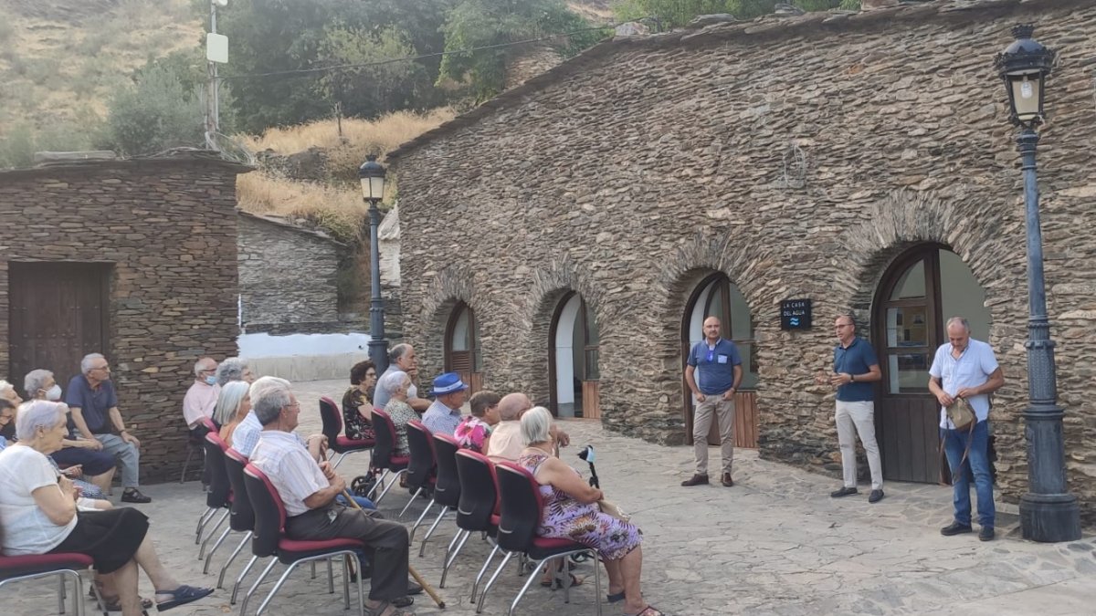Un multitudinario acto inaugural.