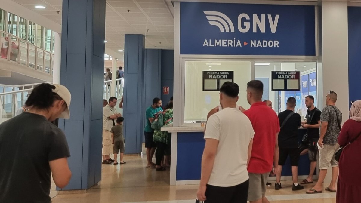 El punto de vacunación se instaló desde el inicio de la OPE.