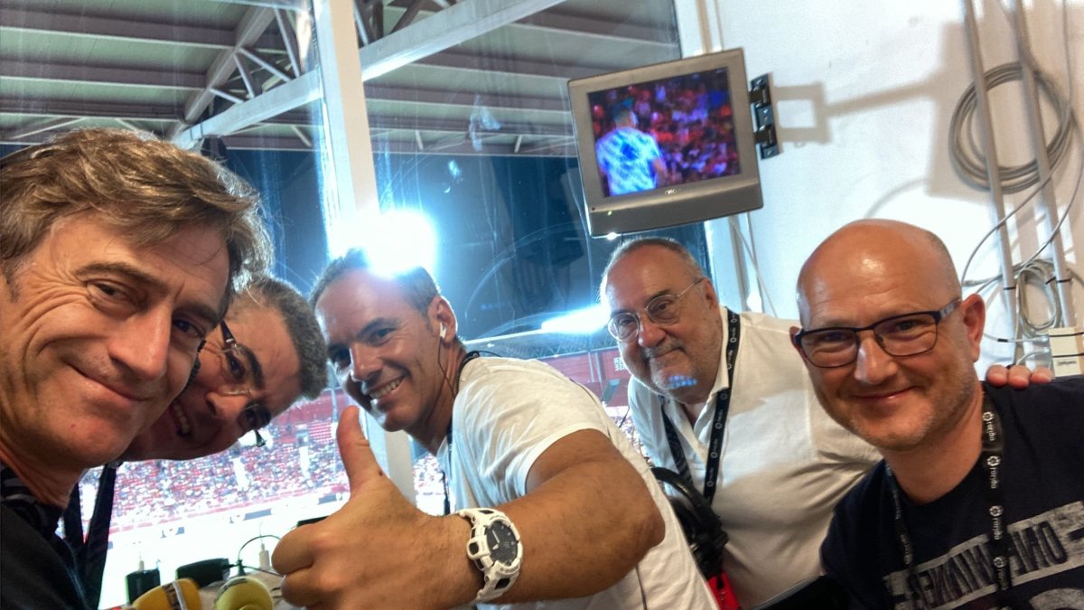 Javi Herráez, Rafa Góngora, Antonio Romero, Alfredo Relaño y David Hernández en la cabina de la SER.