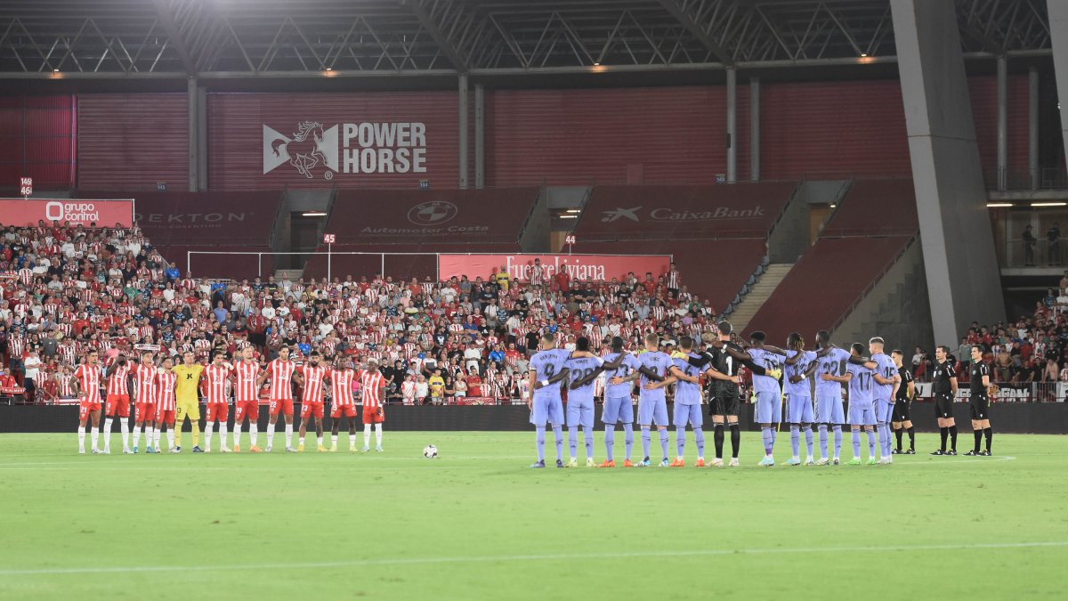 Almería y Real Madrid antes de dar comienzo a la temporada 2022-2023.
