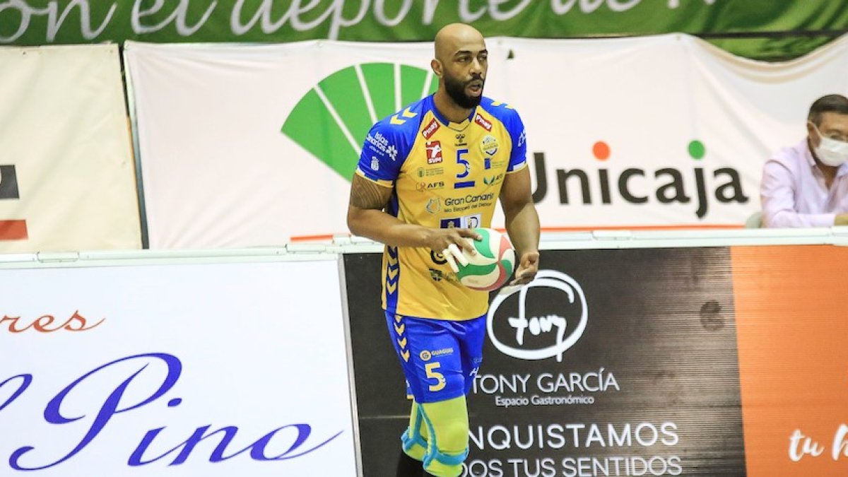 Moisés Cézar, el gigante con un Indalo tatuado en el corazón.