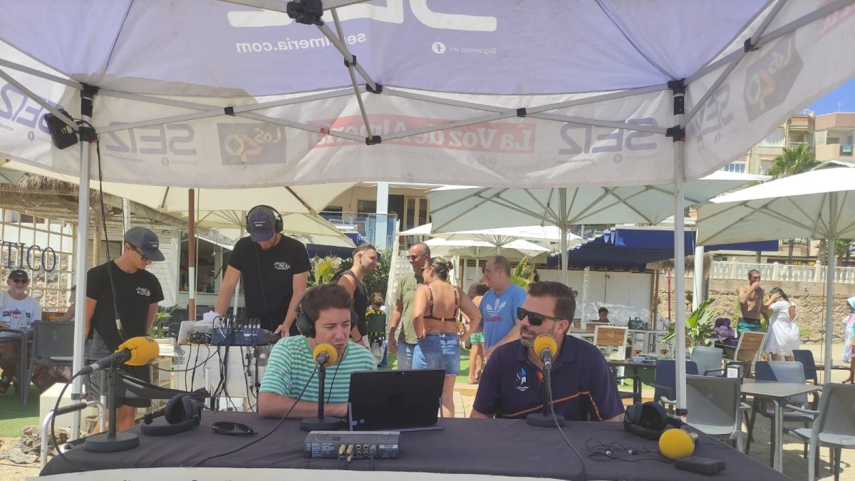 El gerente del Náutico, David Franco (Derecha) durante la entrevista este viernes.