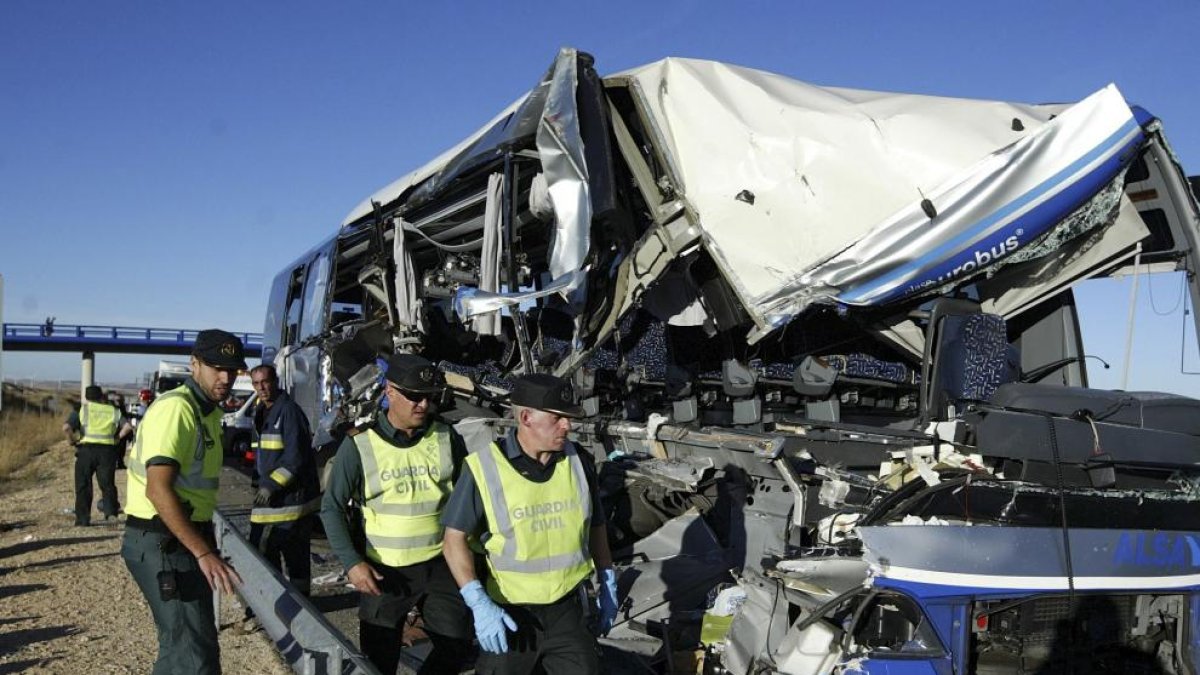 Imagen del autobús accidentado.