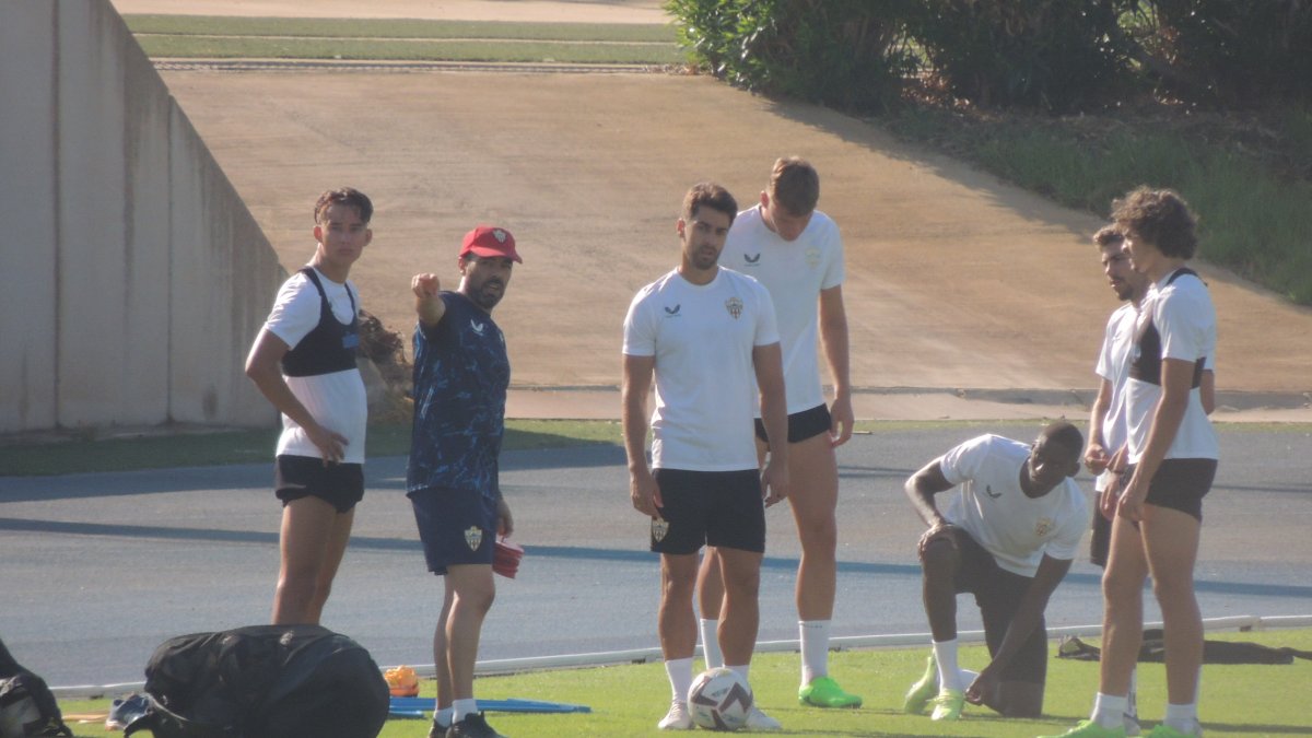 Los jugadores del Almería no inscritos este lunes en el Anexo.