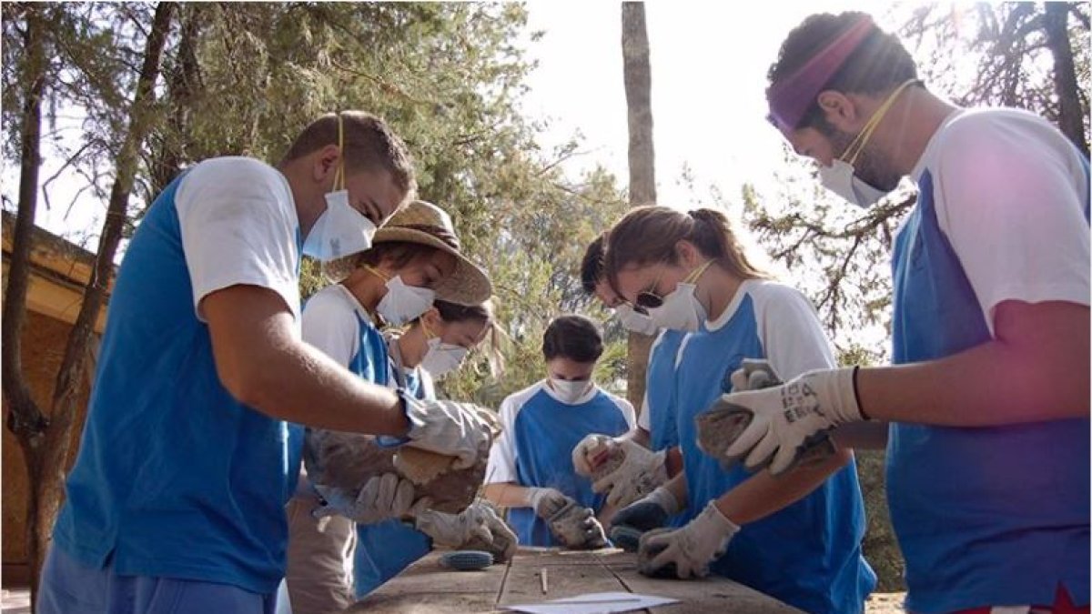 Campo de voluntarios del IAJ.