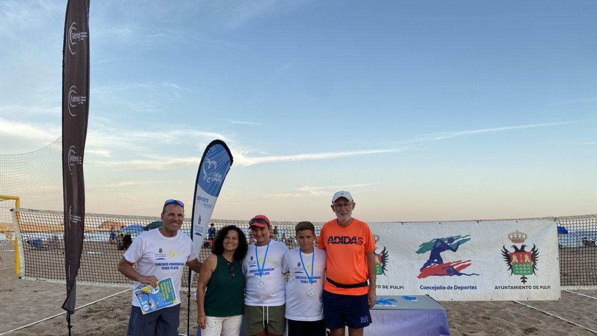 Entrega premios Torneo Provincial de tenis playa