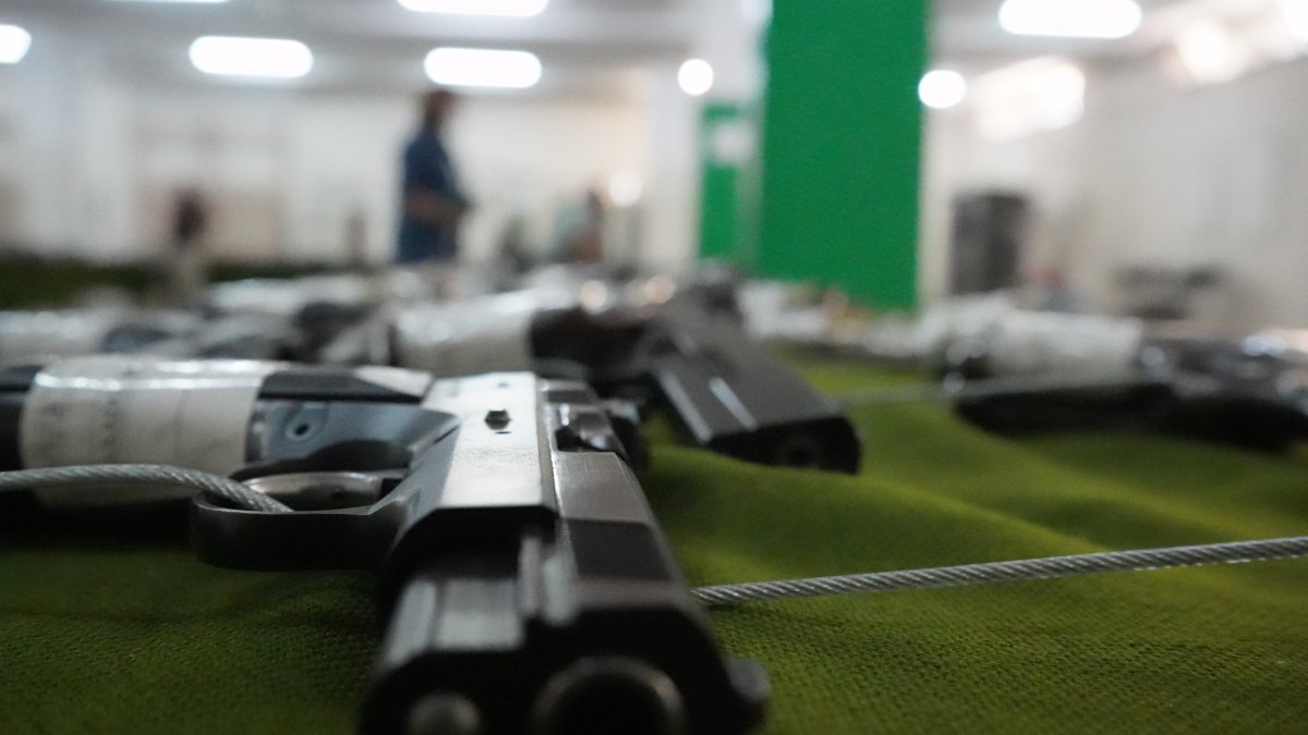 Pistola expuesta por la Guardia Civil en Almería