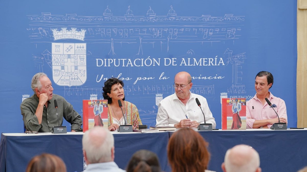 Federico Arnás, Carmen Navarro, Juan Aguilera y Agustín Arjona.