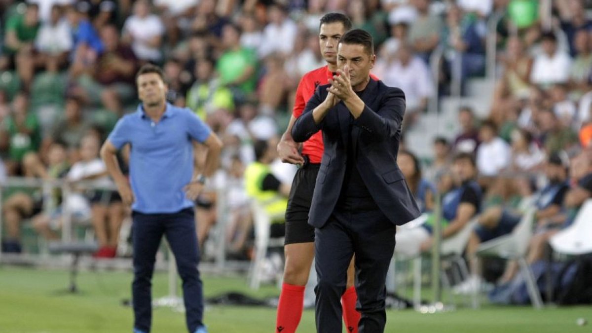 Rubi siempre tan importante en un segundo plano.