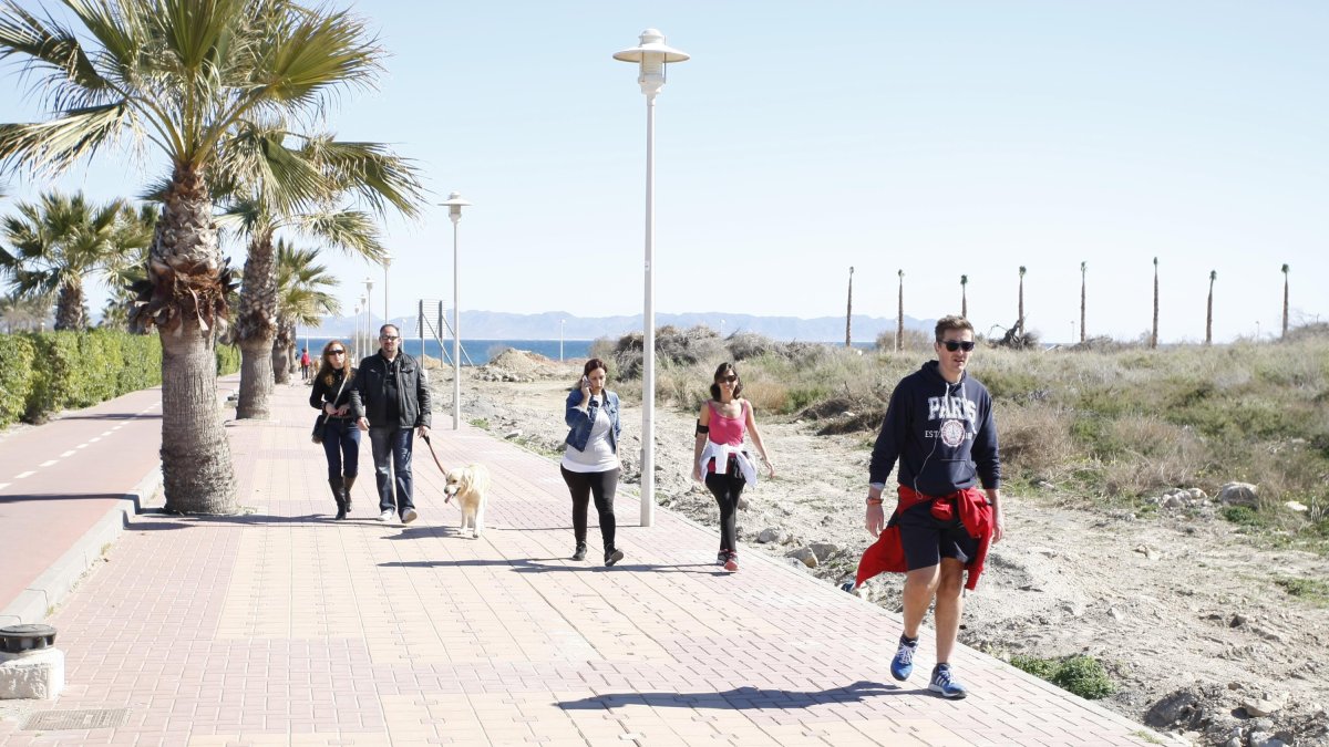 Los casos y los hospitalizados siguen bajando en Andalucía.