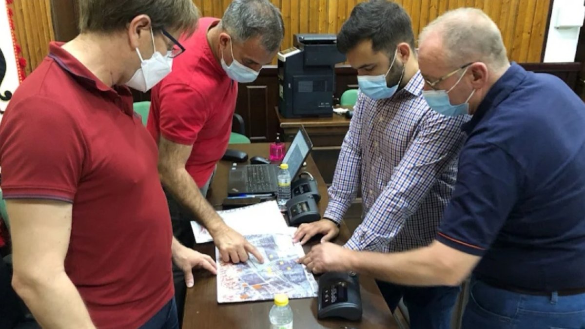 Imagen de archivo de una reunión sobre agua depurada en el municipio.