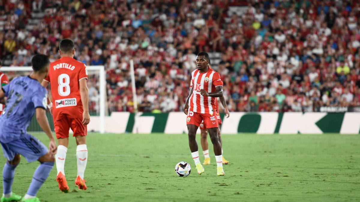 Akieme en el primer encuentro de Liga frente al Real Madrid.