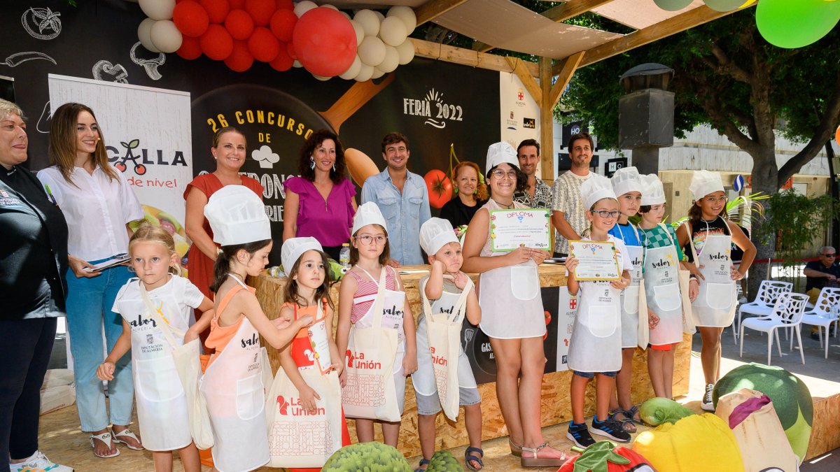 Imagen de los niños que han participado en el VI Concurso Gastronómico Infantil.