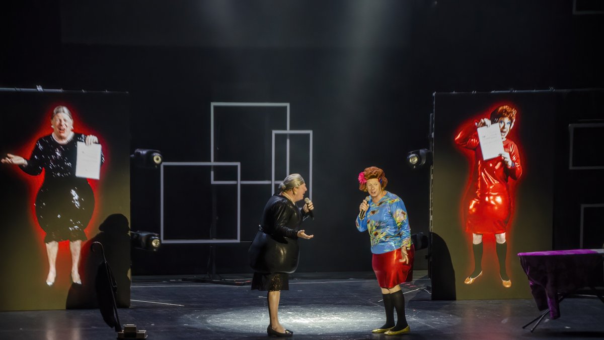 Los Morancos durante su actuación en Almería.