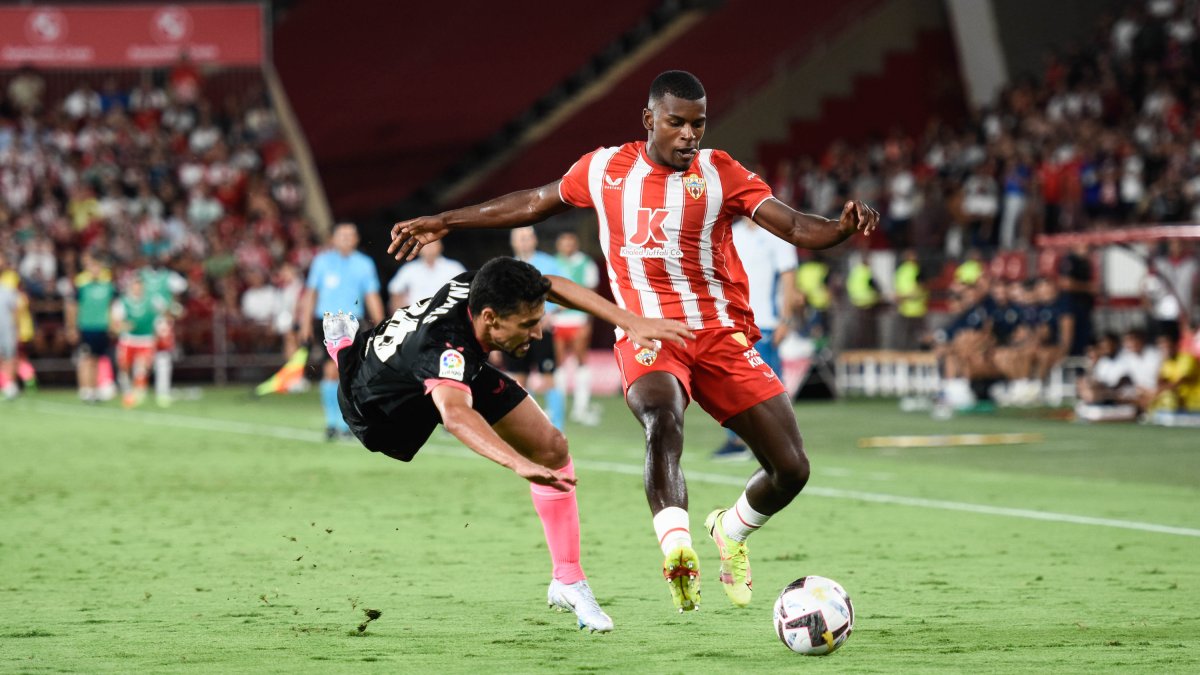 Akieme, un lateral que siempre rinde.