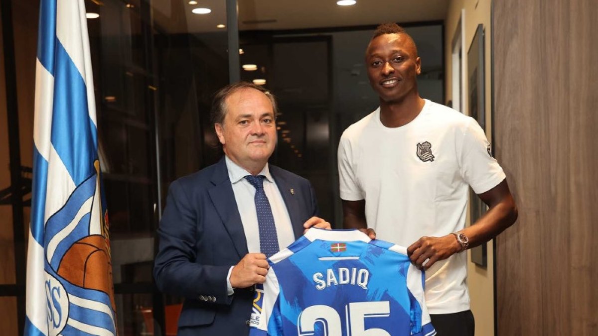 Jokin Aperribay, presidente de la Real Sociedad, con el exdelantero del Almería.