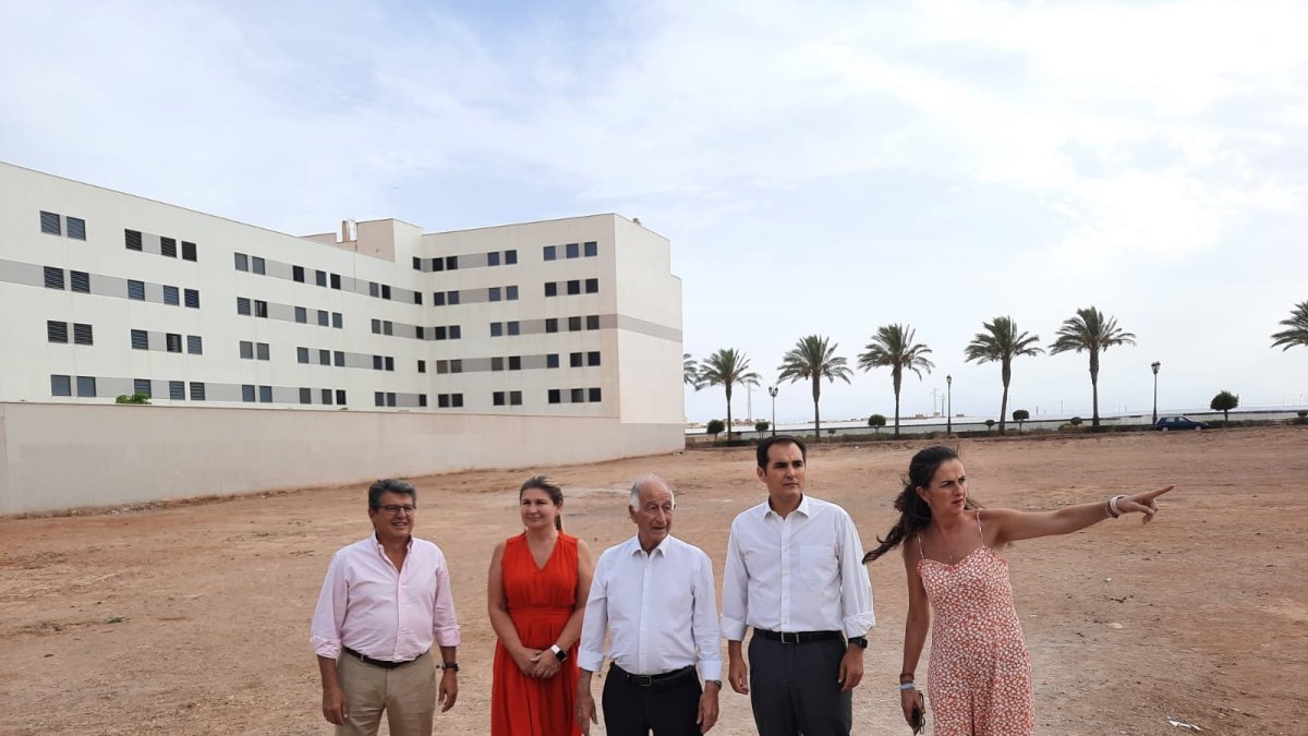 Visita a la parcela cedida por el Ayuntamiento de Roquetas de Mar.