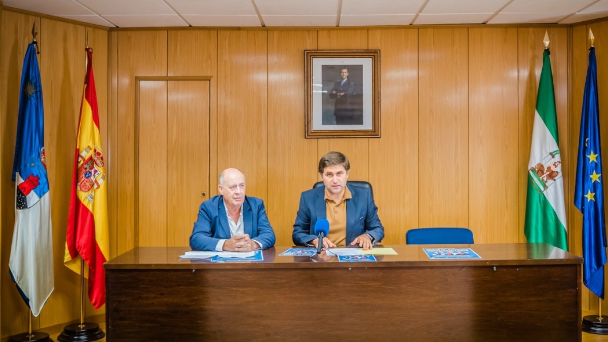 Presentación de los cursos formativos en Roquetas de Mar.