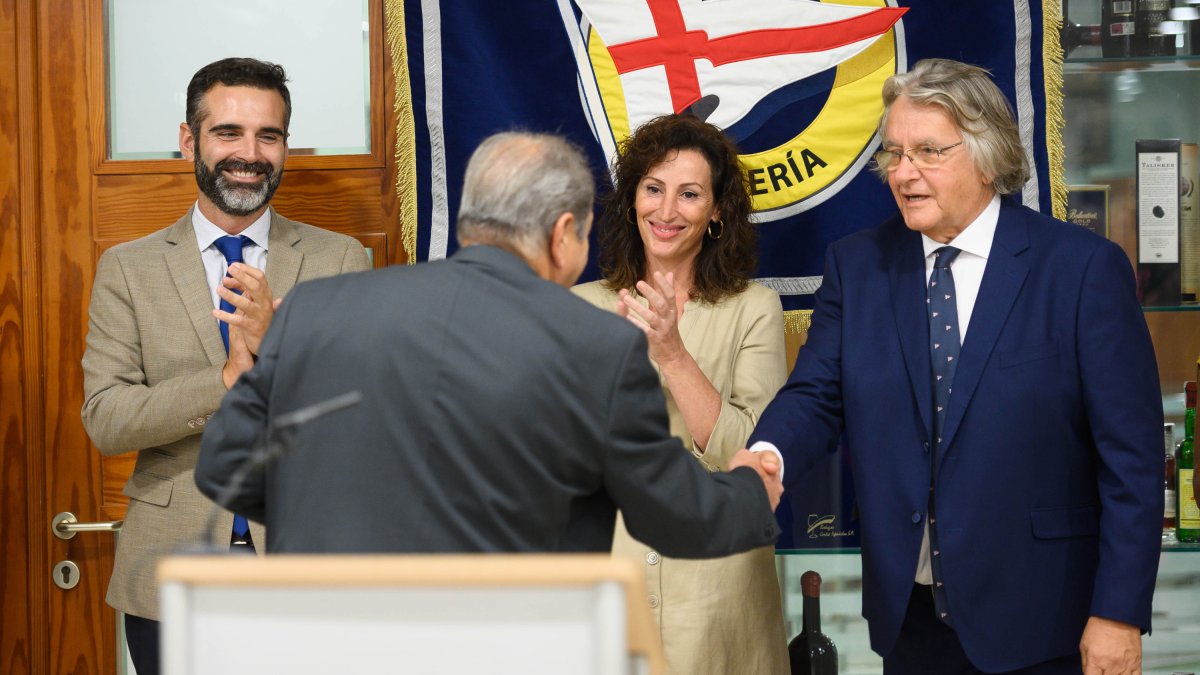 El nuevo presidente toma posesión.