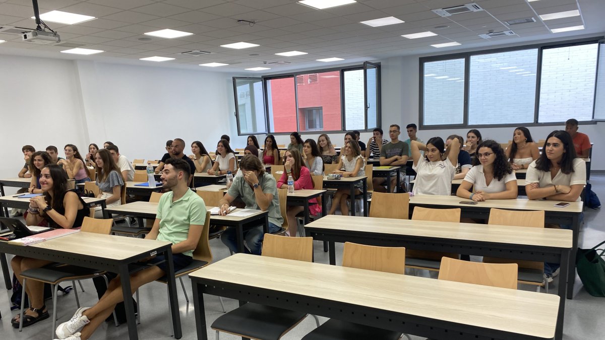 Los alumnos, en el Aula 8 de Ciencias de la Salud.