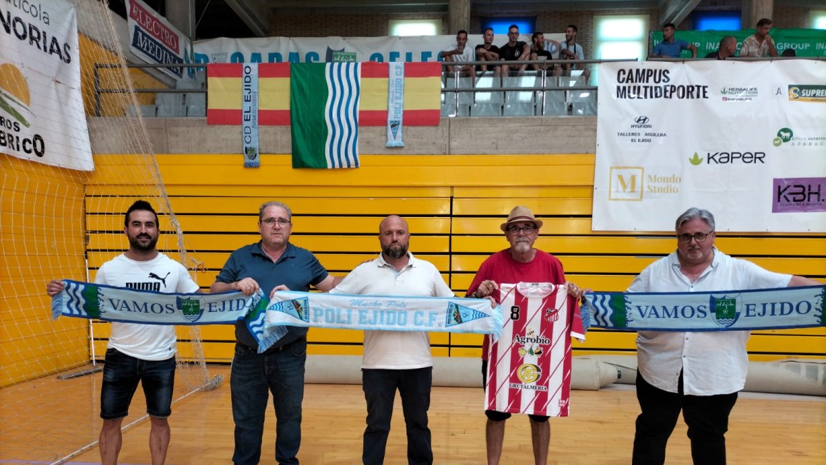 Los clubes participantes muy bien representados.