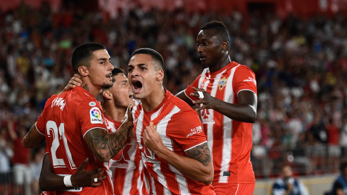 Kaiky celebrando el gol de Ramazani al Real Madrid.