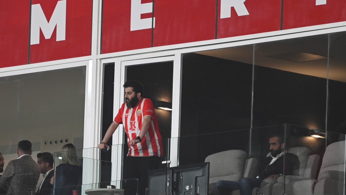 El presidente en un momento del partido del lunes ante Osasuna.