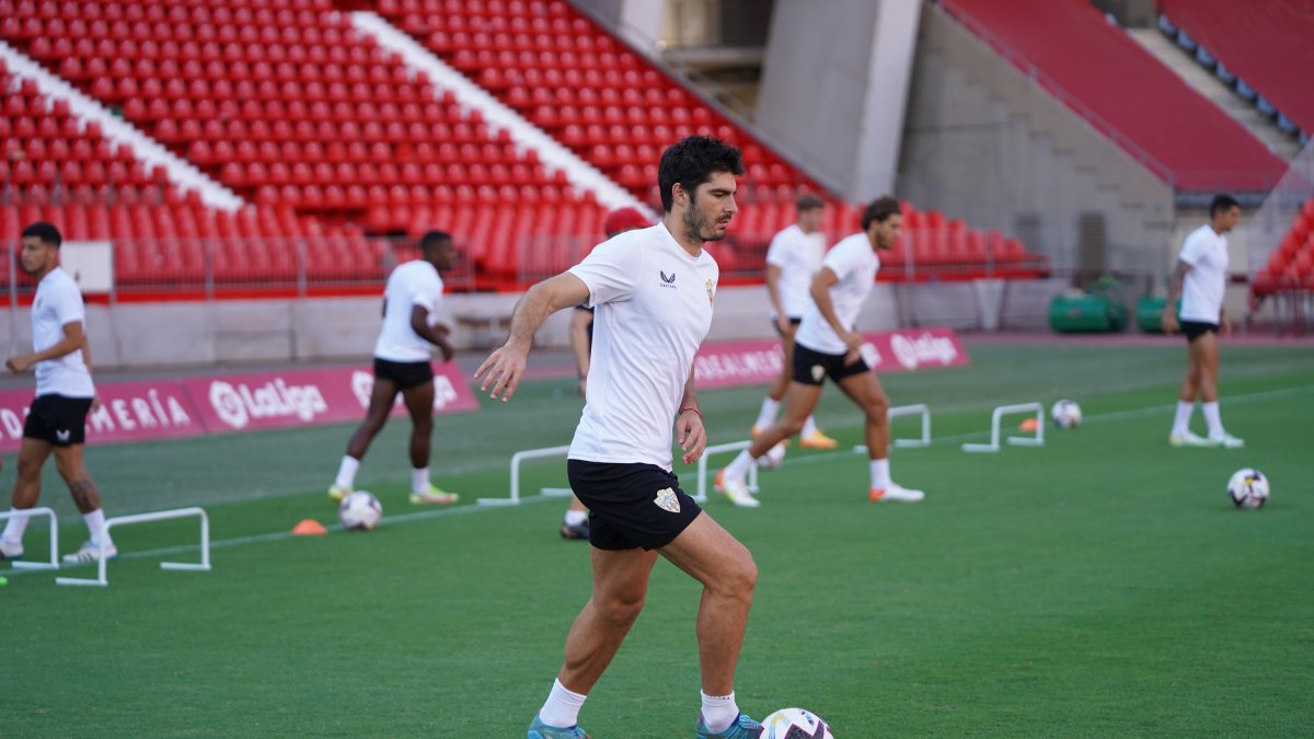 Gonzalo Melero en el entrenamiento de este miércoles en el Estadio.
