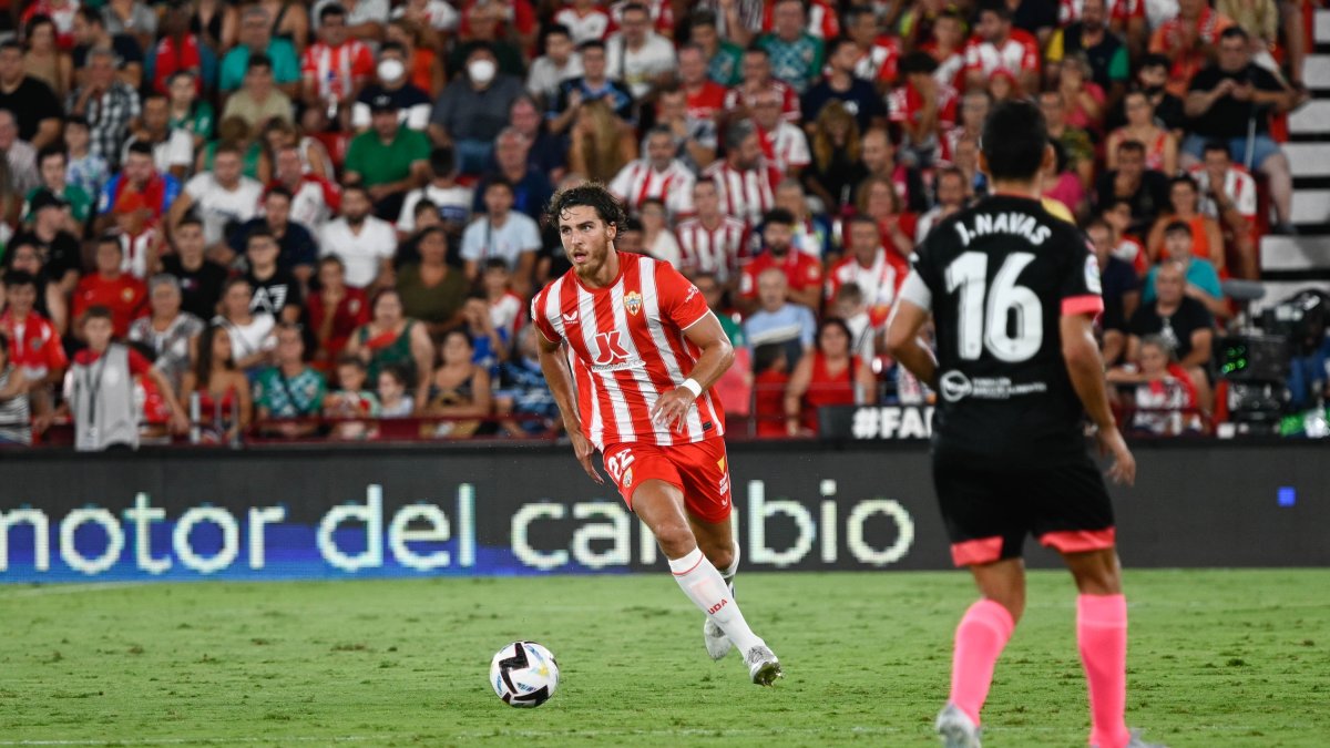 Babic es el líder de la defensa del Almería junto a Ely.
