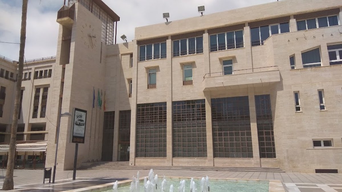 Fachada del Ayuntamiento de El Ejido.