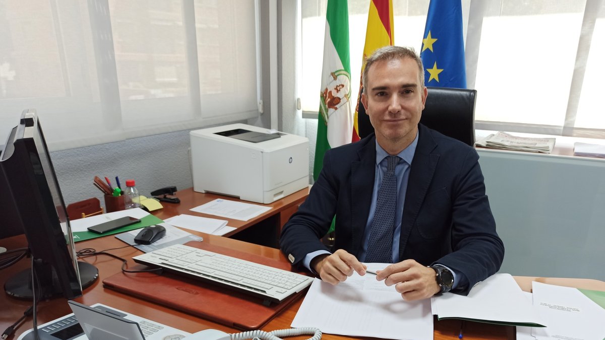 Amós García Hueso, delegado de Empleo.
