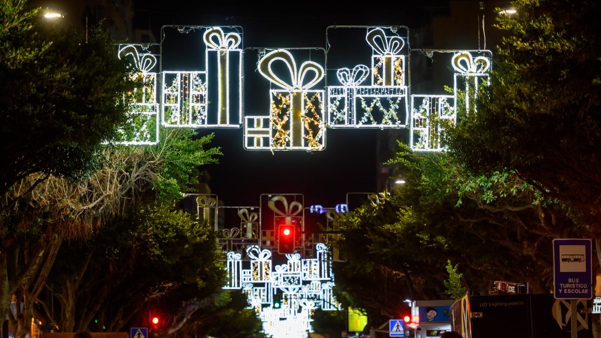 Alumbrado extraordinario del pasado año en el Paseo de Almería