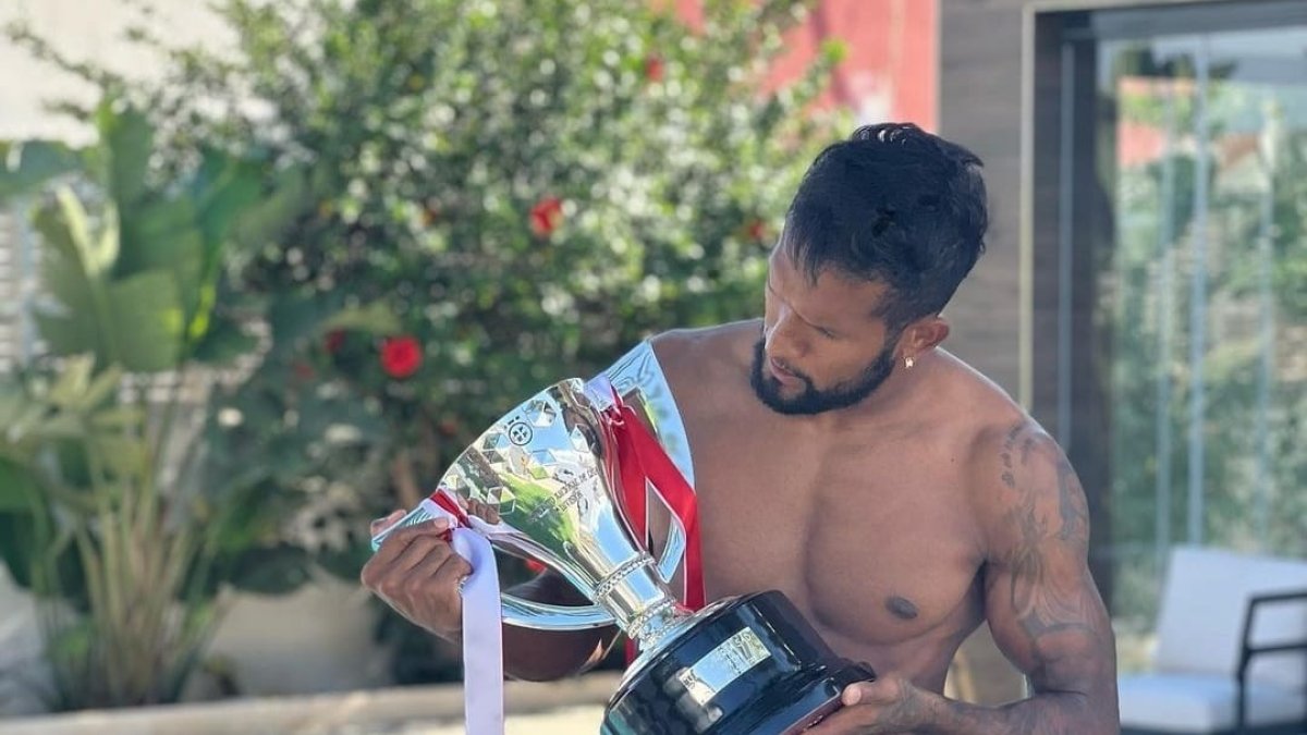 La foto con la copa que ha subido Dyego Sousa a su Instagram.