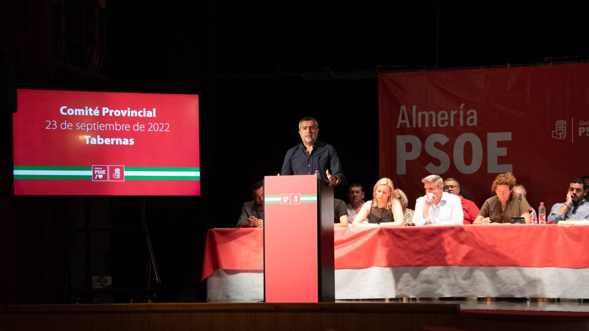 Juan Antonio Lorenzo, durante su intervención en el Comité Provincial del PSOE.