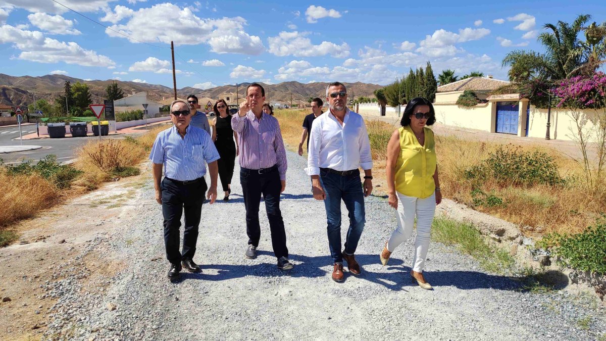 El subdelegado del Gobierno en Almería visita las obras de la vía verde.