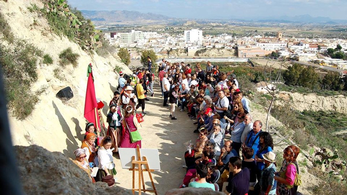 Acto celebrado por el grupo \'No eres de Vera sino\', en honor al pintor veratense.