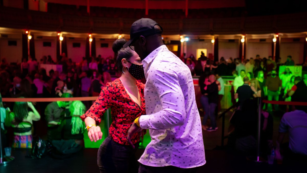 El domingo toca mover el esqueleto.