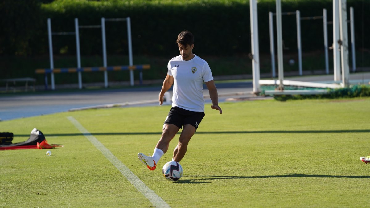 César de la Hoz está listo para volver a competir con el Almería.