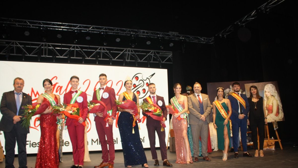 Las autoritdades cib la Reina, Místers y damas de las Fiestas de San Miguel 2022.