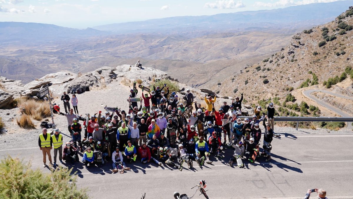 Riders y miembros de la organización en Velefique.