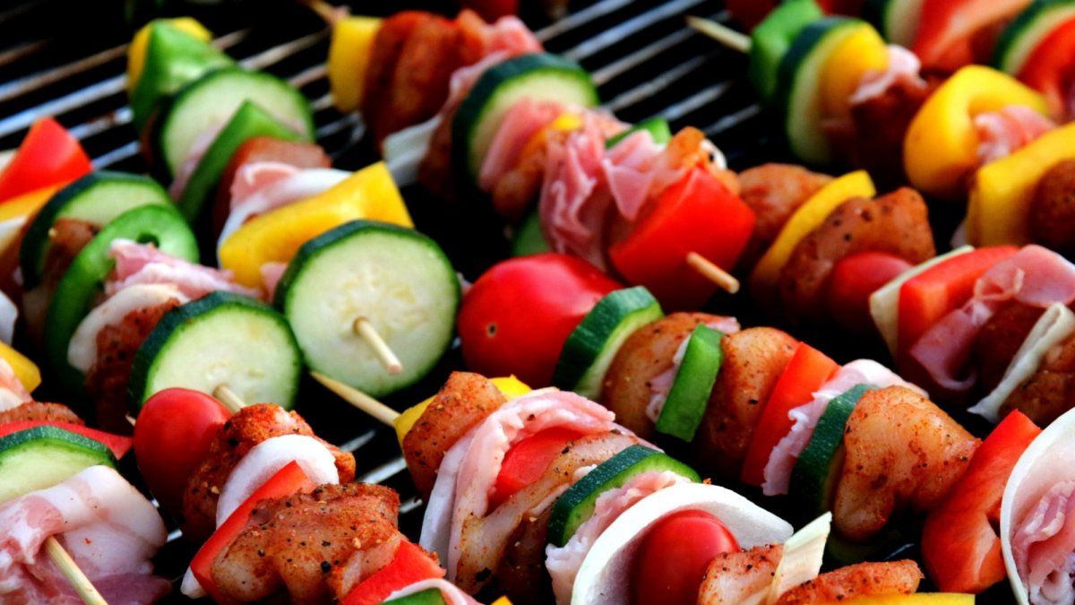 Brochetas para el almuerzo del domingo.