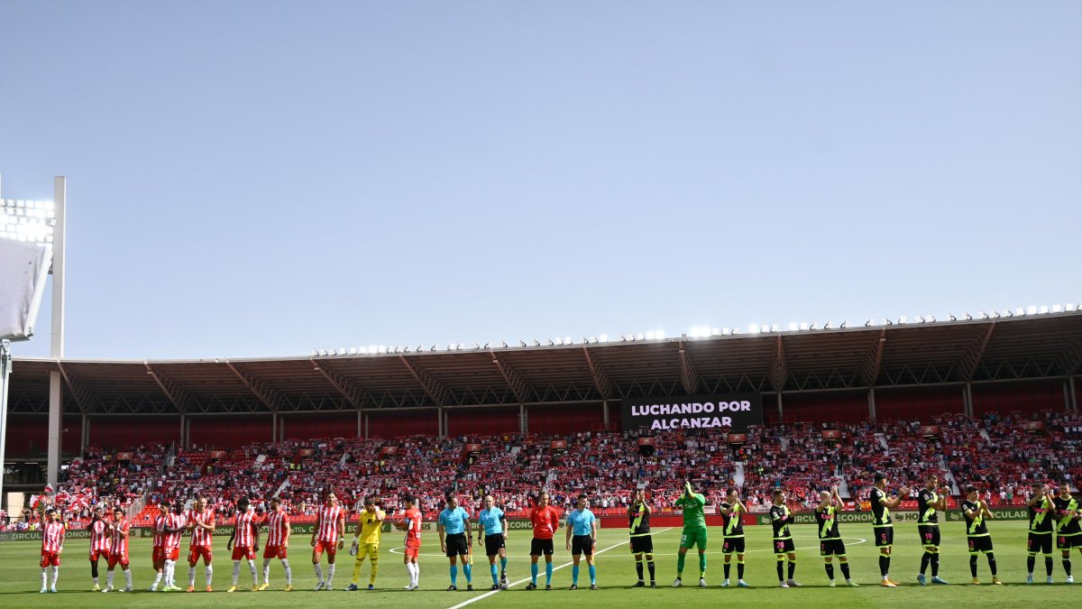 Ambiente en el Almería-Rayo.